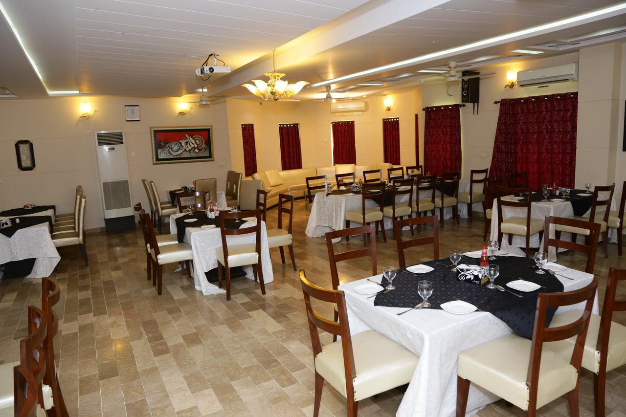 Midway Hotel & Restaurant Sadiqabad Exterior foto